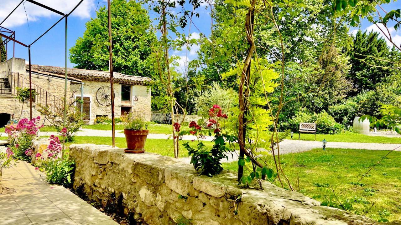 Domaine De La Brave Bed & Breakfast Pernes-les-Fontaines Luaran gambar